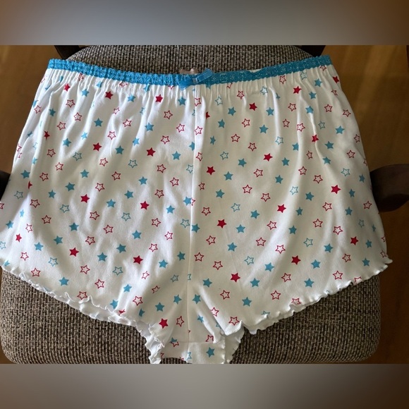 Messy Bun Just Chillin 2 Piece PJ Shorts Set - Picture 3 of 8